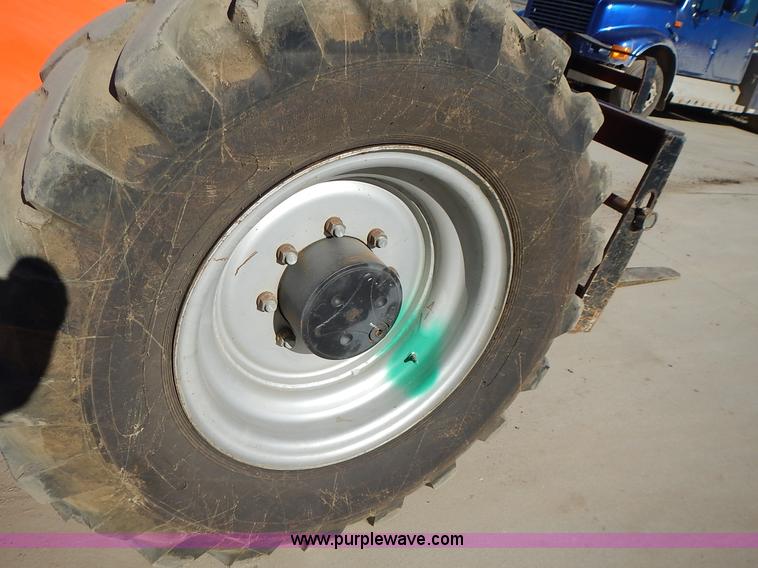 image for item L3633 2006 SkyTrak 6036 telehandler