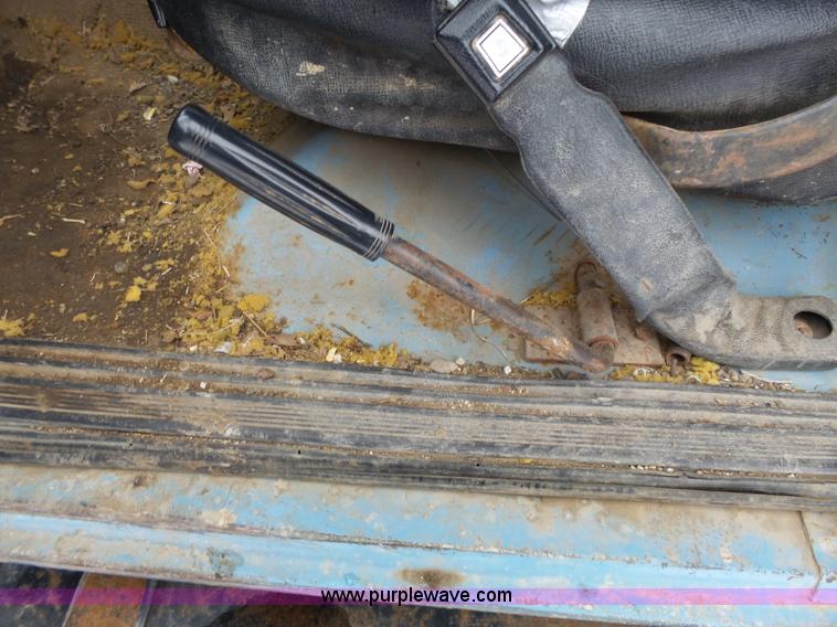 image for item L3661 1980 Ford F700 dump truck