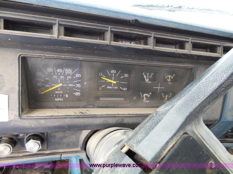 image for item L3661 1980 Ford F700 dump truck