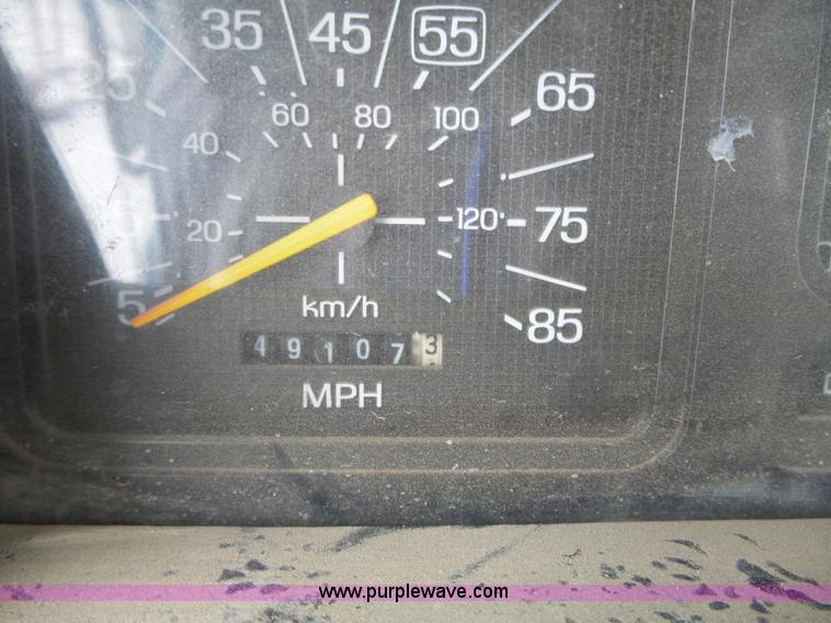 image for item L3661 1980 Ford F700 dump truck