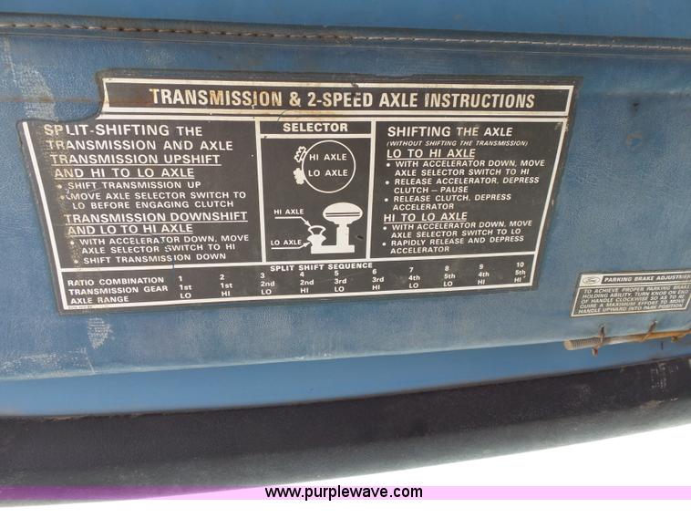 image for item L3661 1980 Ford F700 dump truck