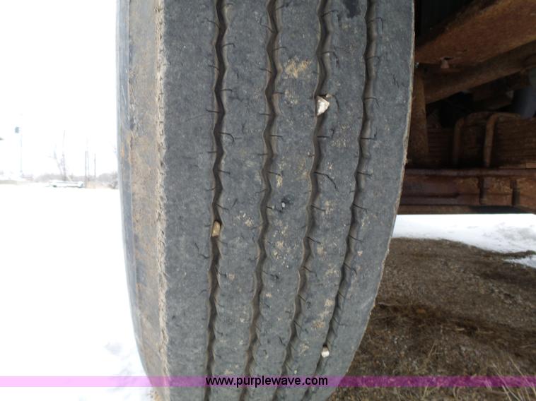 image for item L3661 1980 Ford F700 dump truck