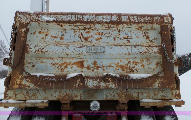 image for item L3661 1980 Ford F700 dump truck