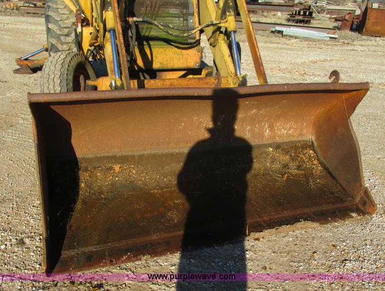 image for item L5383 1982 Case 580D backhoe