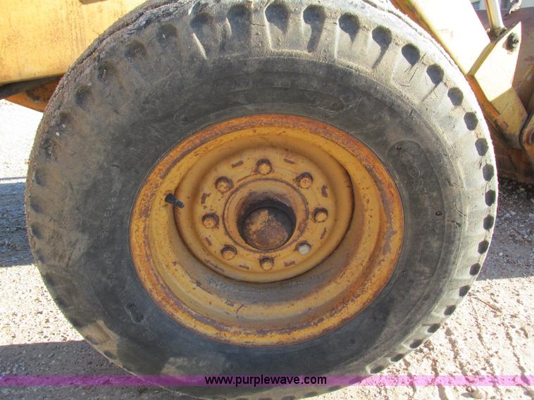 image for item L5383 1982 Case 580D backhoe