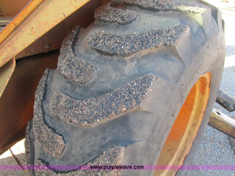 image for item L5383 1982 Case 580D backhoe