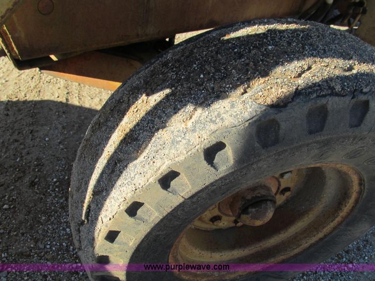 image for item L5383 1982 Case 580D backhoe