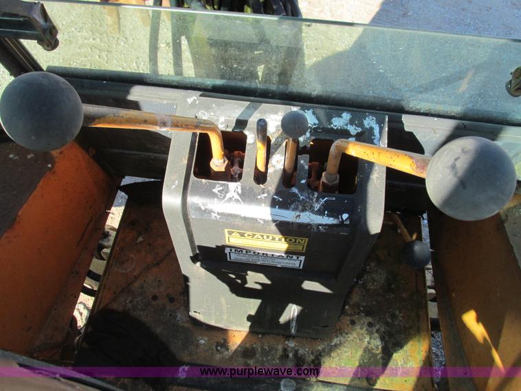 image for item L5383 1982 Case 580D backhoe
