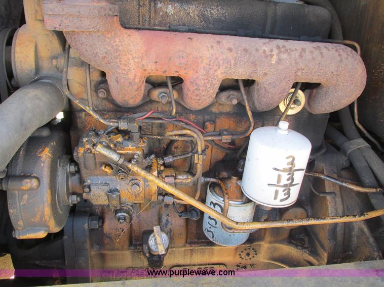 image for item L5383 1982 Case 580D backhoe