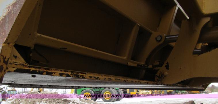 image for item L5502 2009 Ashland I-180TS2 hydraulic scraper