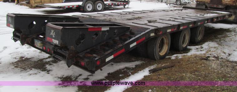 image for item L5505 2004 XL Specialized XL50T equipment trailer
