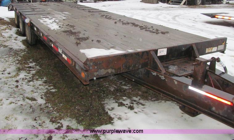 image for item L5505 2004 XL Specialized XL50T equipment trailer