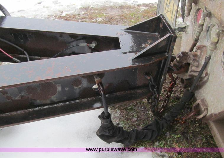 image for item L5505 2004 XL Specialized XL50T equipment trailer