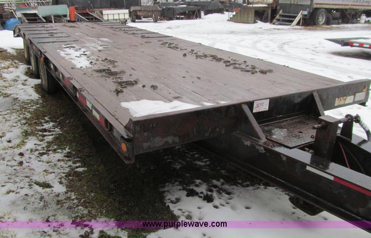 image for item L5505 2004 XL Specialized XL50T equipment trailer