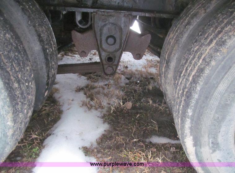 image for item L5505 2004 XL Specialized XL50T equipment trailer