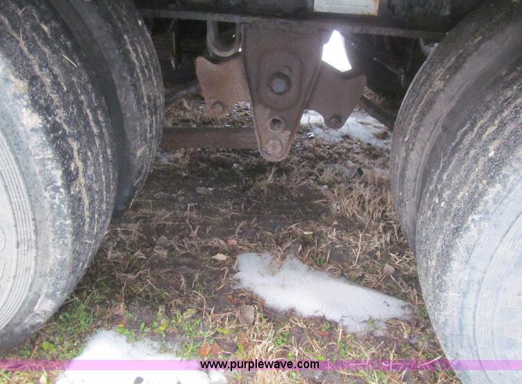 image for item L5505 2004 XL Specialized XL50T equipment trailer