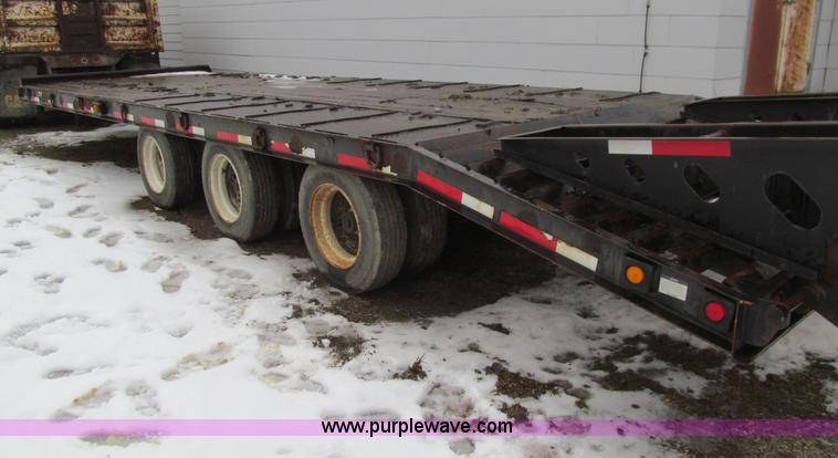 image for item L5505 2004 XL Specialized XL50T equipment trailer