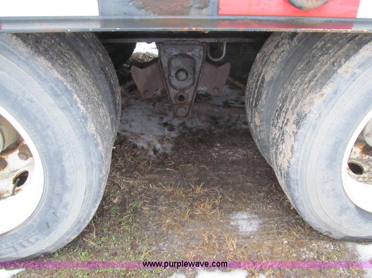 image for item L5505 2004 XL Specialized XL50T equipment trailer