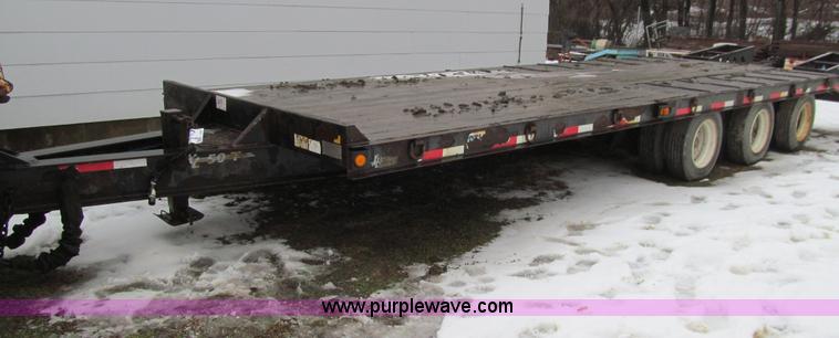 image for item L5505 2004 XL Specialized XL50T equipment trailer