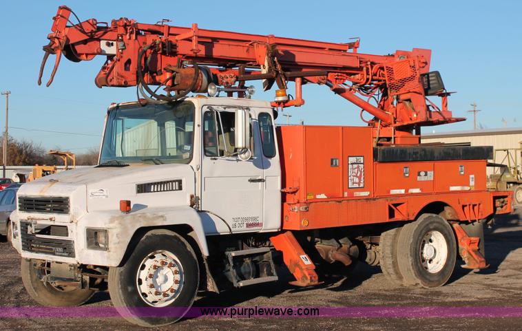image for item L6755 1993 Mack CS300T digger derrick truck