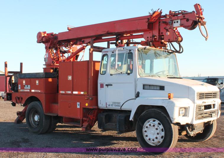 image for item L6755 1993 Mack CS300T digger derrick truck