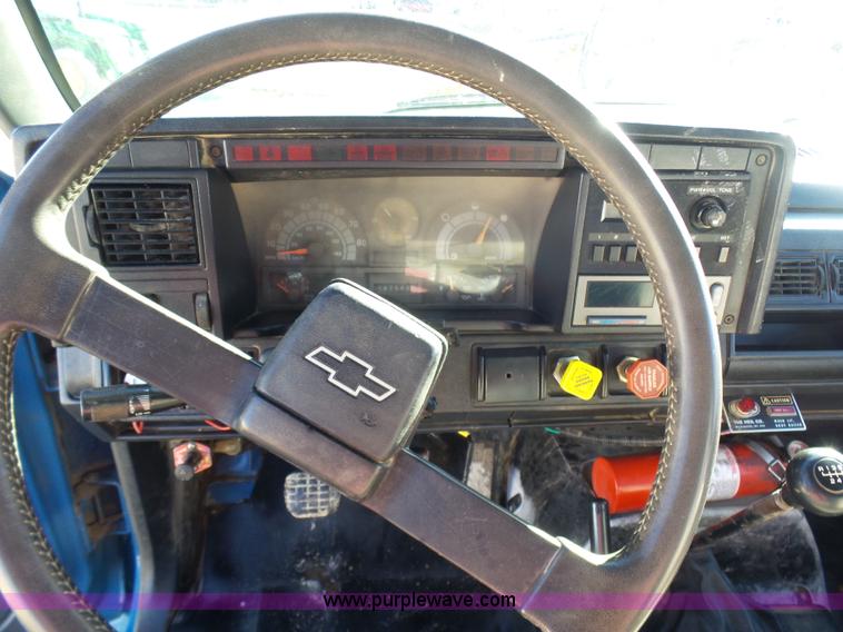 image for item N9355 1994 Chevrolet Kodiak dump truck