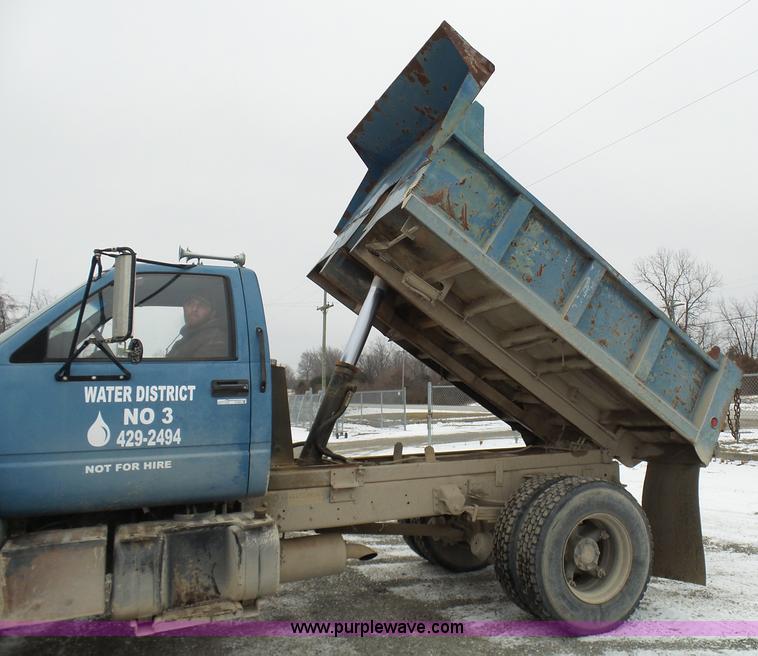 image for item N9355 1994 Chevrolet Kodiak dump truck