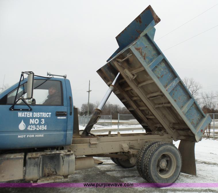 image for item N9355 1994 Chevrolet Kodiak dump truck