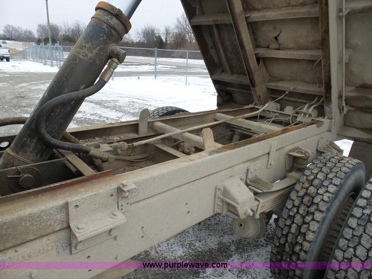 image for item N9355 1994 Chevrolet Kodiak dump truck