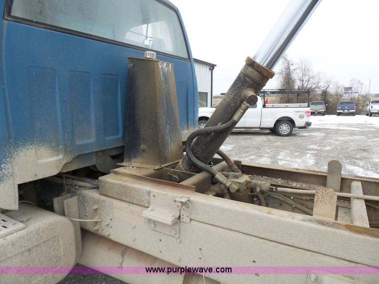 image for item N9355 1994 Chevrolet Kodiak dump truck