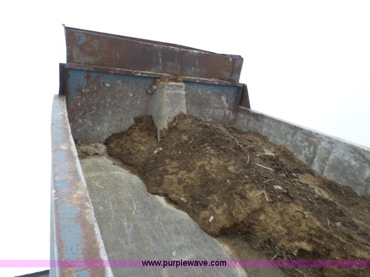 image for item N9355 1994 Chevrolet Kodiak dump truck