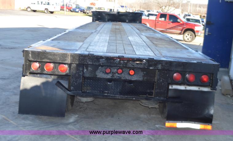 image for item I2751 1993 Trail King drop deck trailer