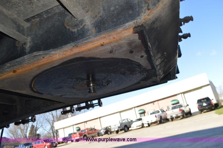 image for item I2751 1993 Trail King drop deck trailer