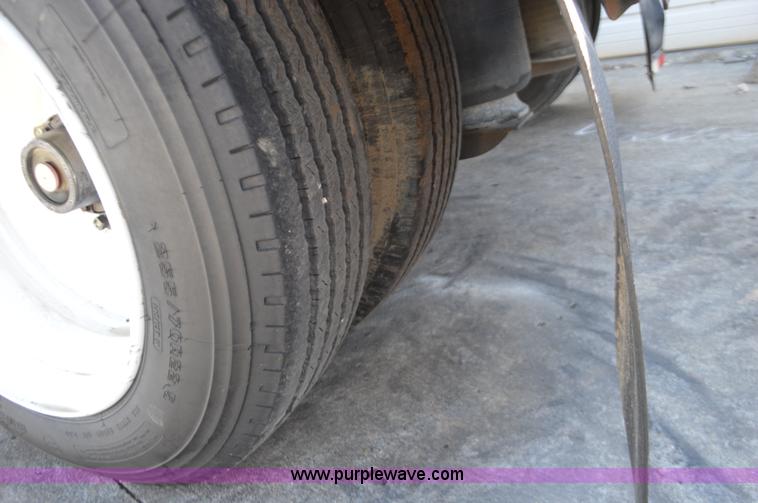 image for item I2751 1993 Trail King drop deck trailer