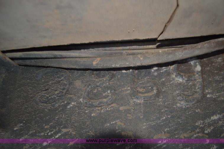 image for item I2751 1993 Trail King drop deck trailer