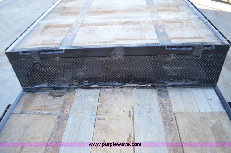 image for item I2751 1993 Trail King drop deck trailer