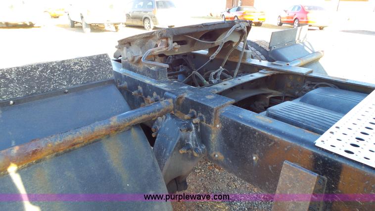 image for item J1297 2005 Sterling L8500 semi truck