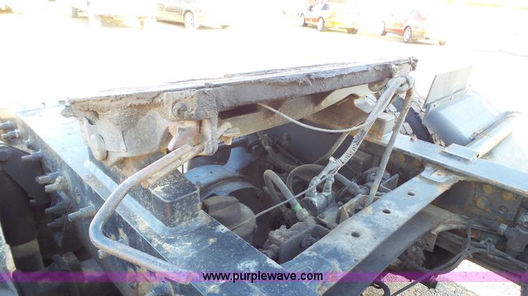 image for item J1297 2005 Sterling L8500 semi truck