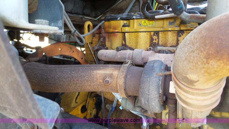 image for item J1297 2005 Sterling L8500 semi truck