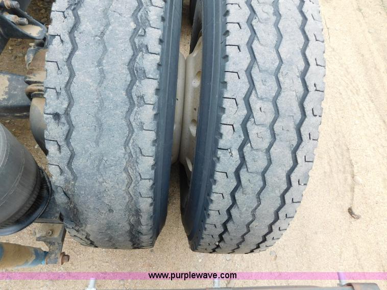 image for item J6830 1999 International 9200 semi truck