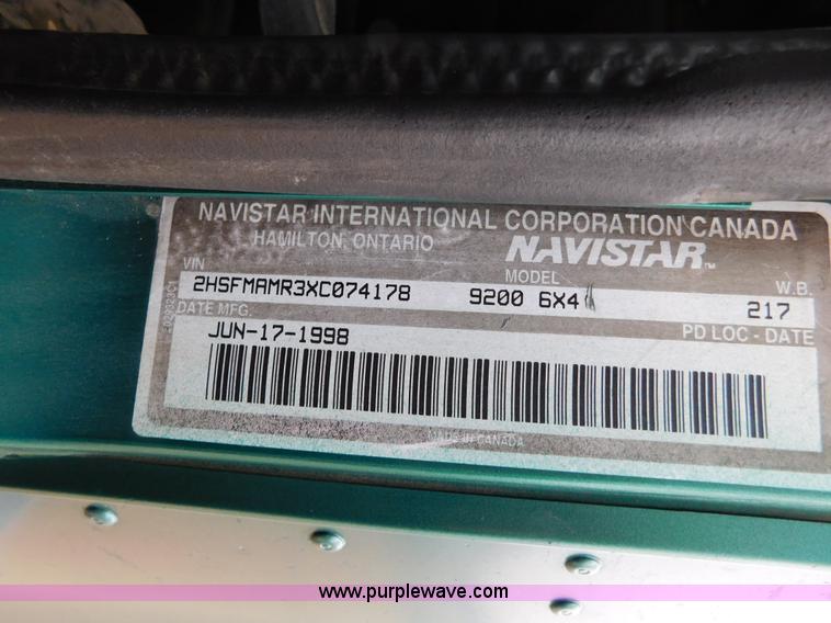 image for item J6830 1999 International 9200 semi truck