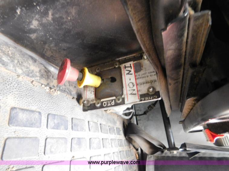 image for item J7386 2007 Volvo VNL 630 10th Anniversary Series semi truck