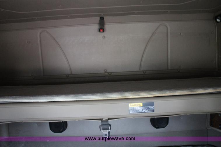 image for item J7700 2006 International 9400i semi truck