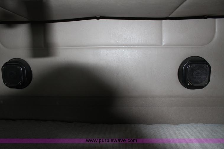 image for item J7700 2006 International 9400i semi truck