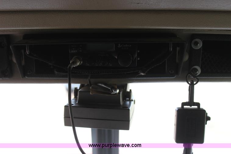 image for item J7700 2006 International 9400i semi truck