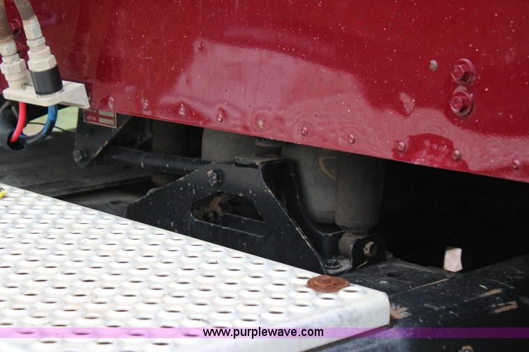 image for item J7700 2006 International 9400i semi truck