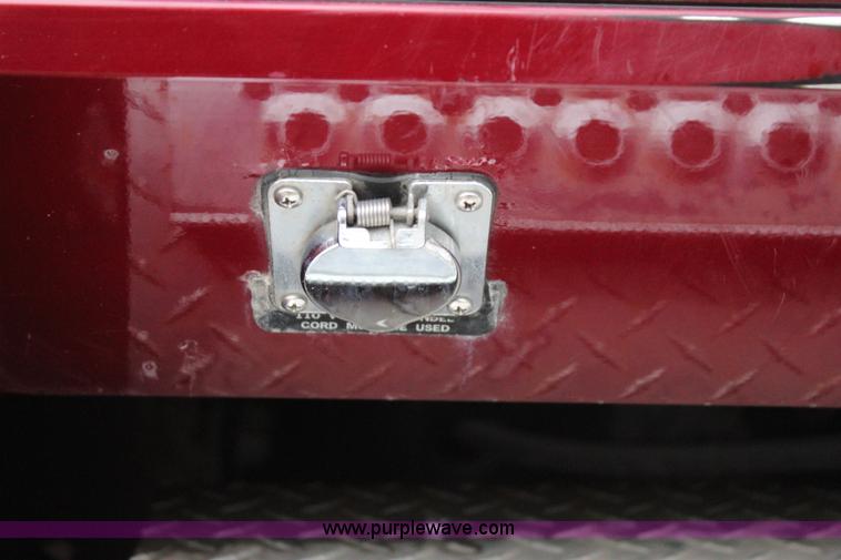 image for item J7700 2006 International 9400i semi truck