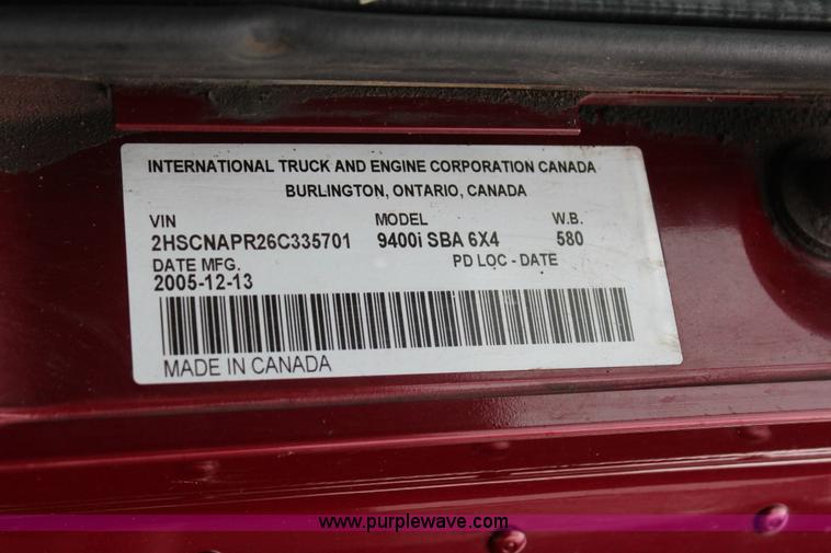 image for item J7700 2006 International 9400i semi truck