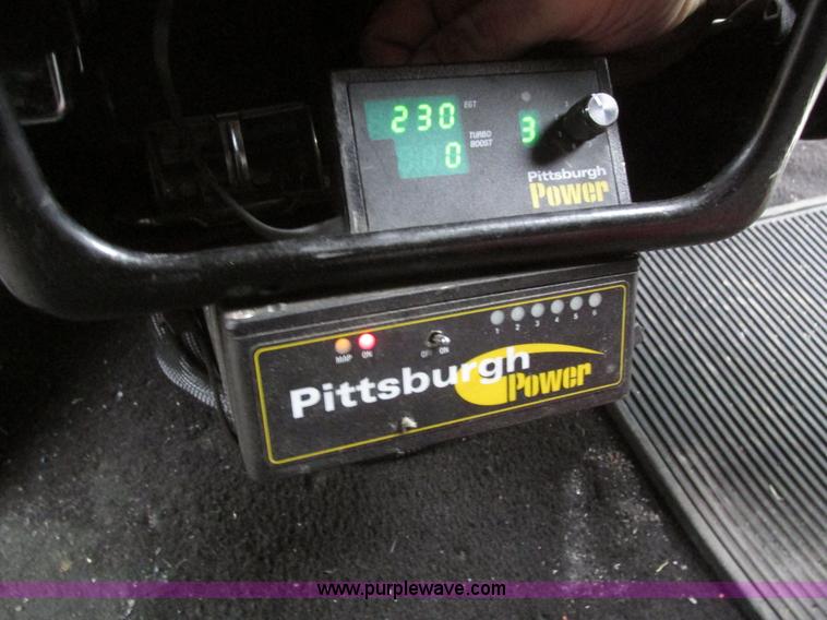 image for item J8788 2000 Kenworth W900 semi truck