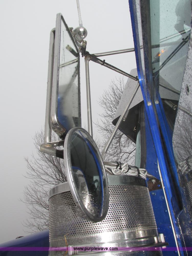 image for item J8788 2000 Kenworth W900 semi truck